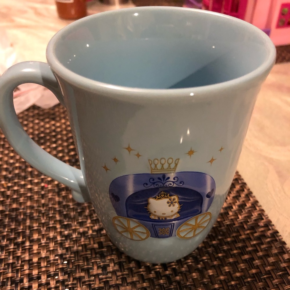 Hello kitty cup - Picture 2 of 2